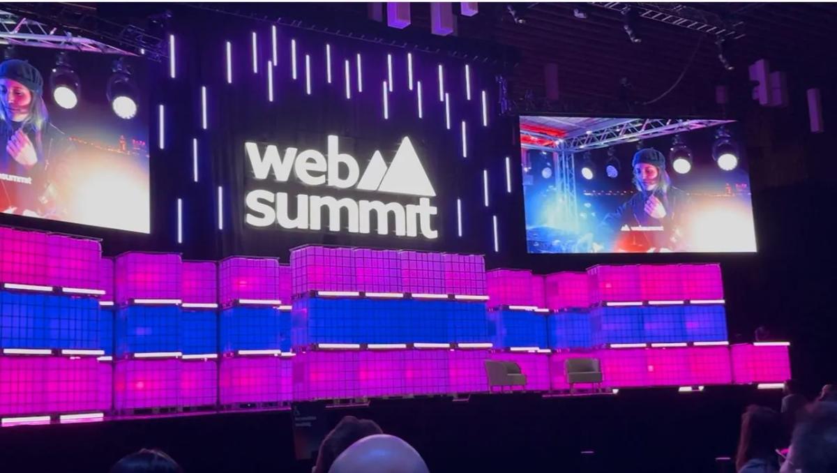 Panel discussions from leading tech. experts, diving into AI and upcoming technologies